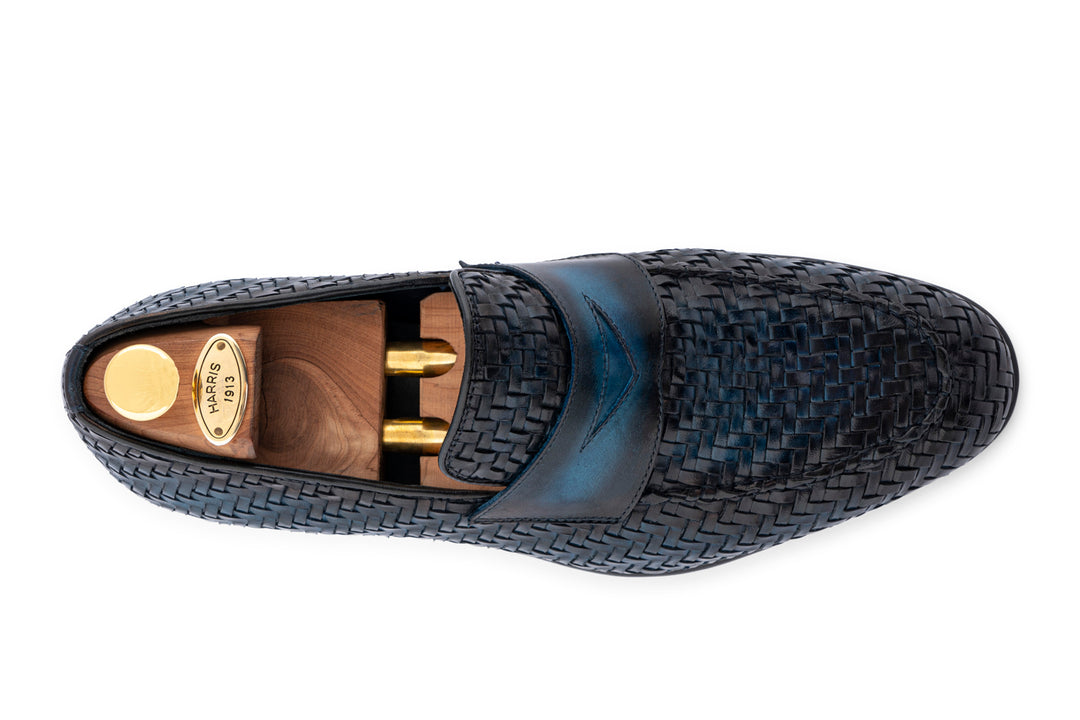 Handgezogene gewebte Ledermokasin