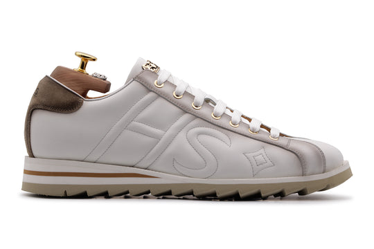 Leder -Sneaker mit schattierten Details