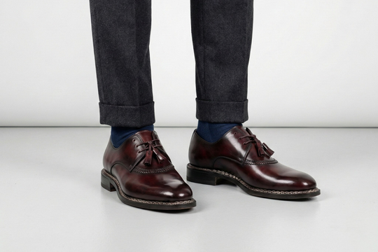 Derby hand painted with Norwegian workmanship