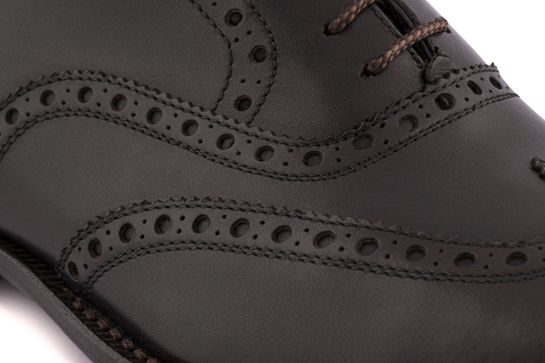 Französisches Leder mit Brouge -Details