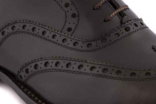 Französisches Leder mit Brouge -Details
