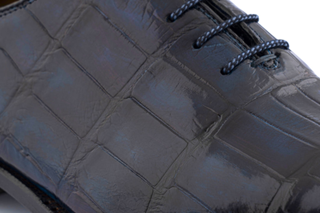 Lace-up in fine leather