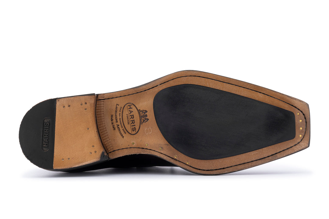 Derby hand painted with Norwegian workmanship