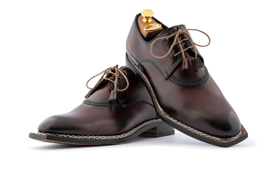 Derby hand painted with Norwegian workmanship