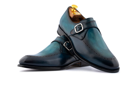 Hebilla única pintada a mano.