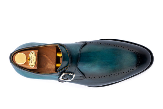 Hebilla única pintada a mano.