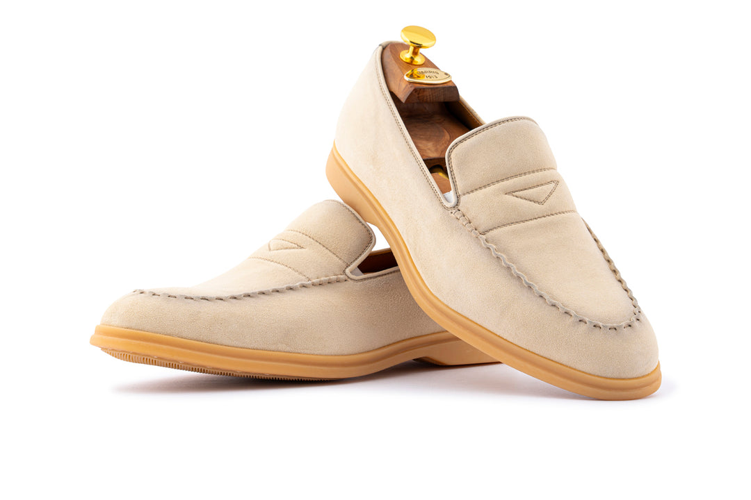 Mocassino in camoscio con cucitura a mano