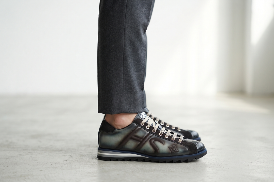 Hand -painted leather sneakers
