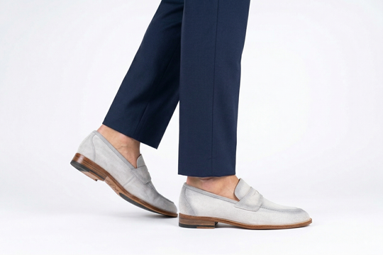 Mocassino in suede anticato a mano