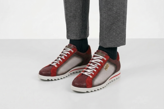 Zapatillas estampadas efecto perforado