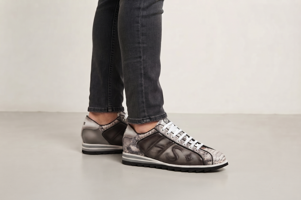 Sneakers in suede e pitone con cuciture imbottite