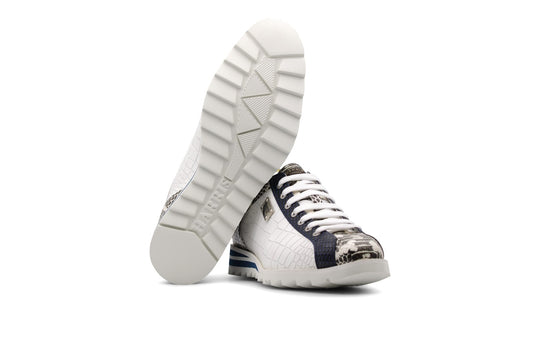 Turnschuhe im Wildleder mit perforierten Details