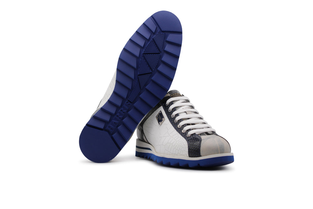 Turnschuhe im Wildleder mit perforierten Details
