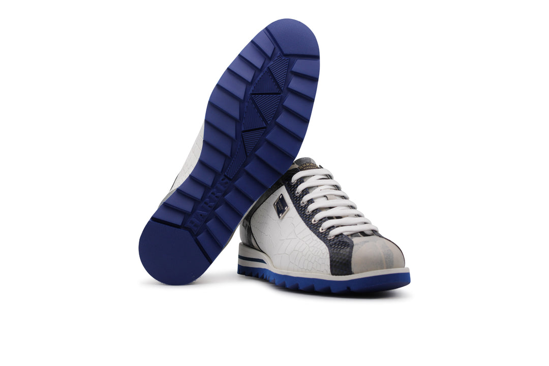 Turnschuhe im Wildleder mit perforierten Details