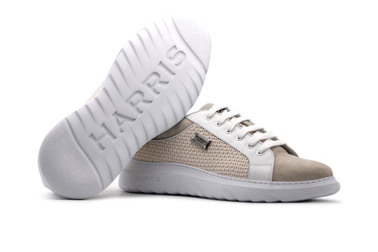 Turnschuhe im Wildleder mit perforierten Details