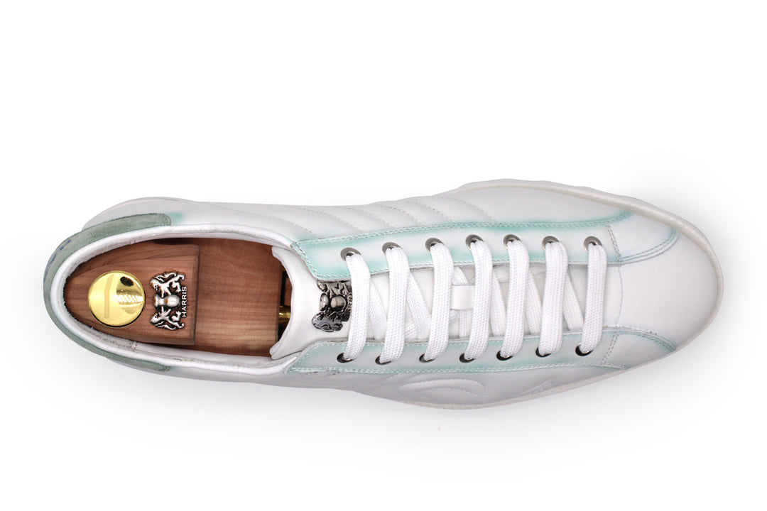 Leder -Turnschuhe mit schattierten Details