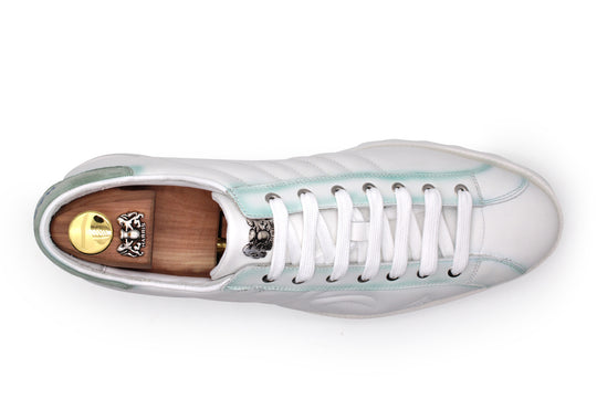 Leder -Turnschuhe mit schattierten Details