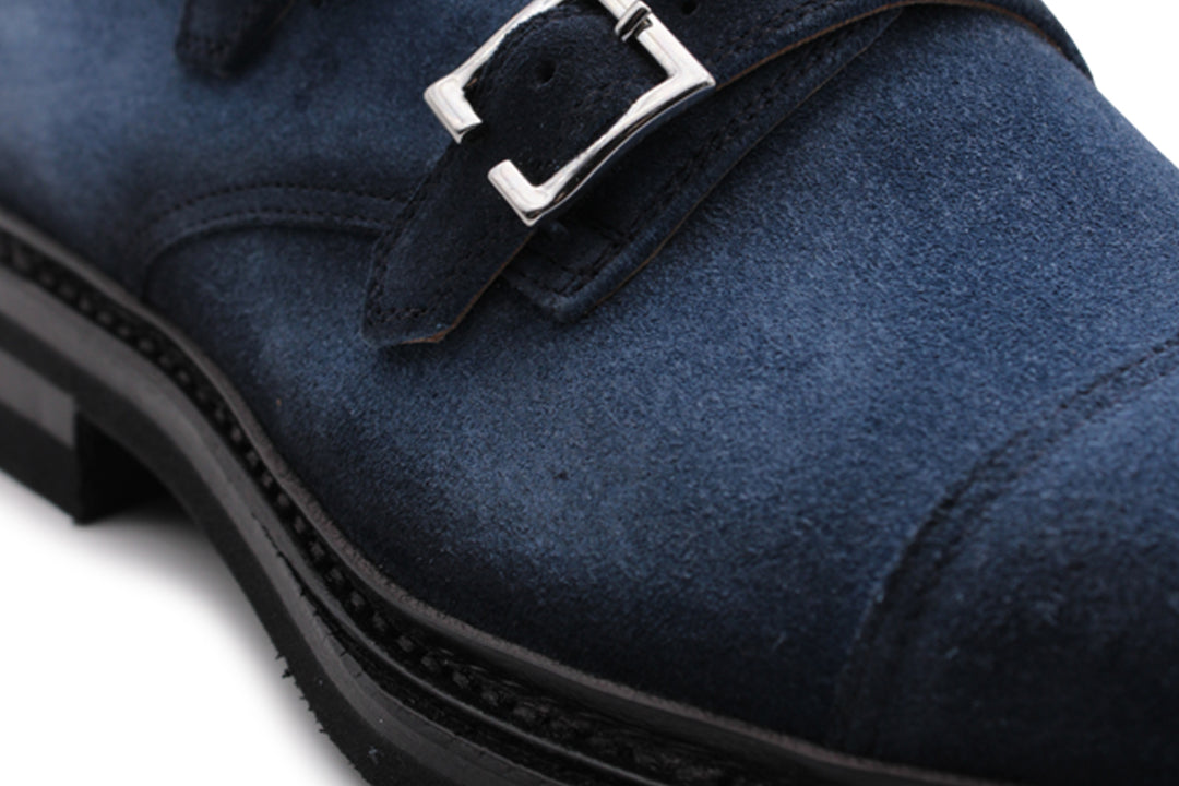 Doppia fibbia in suede blu sfumata a mano