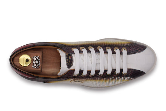 Baskets effet crocodile et perforées