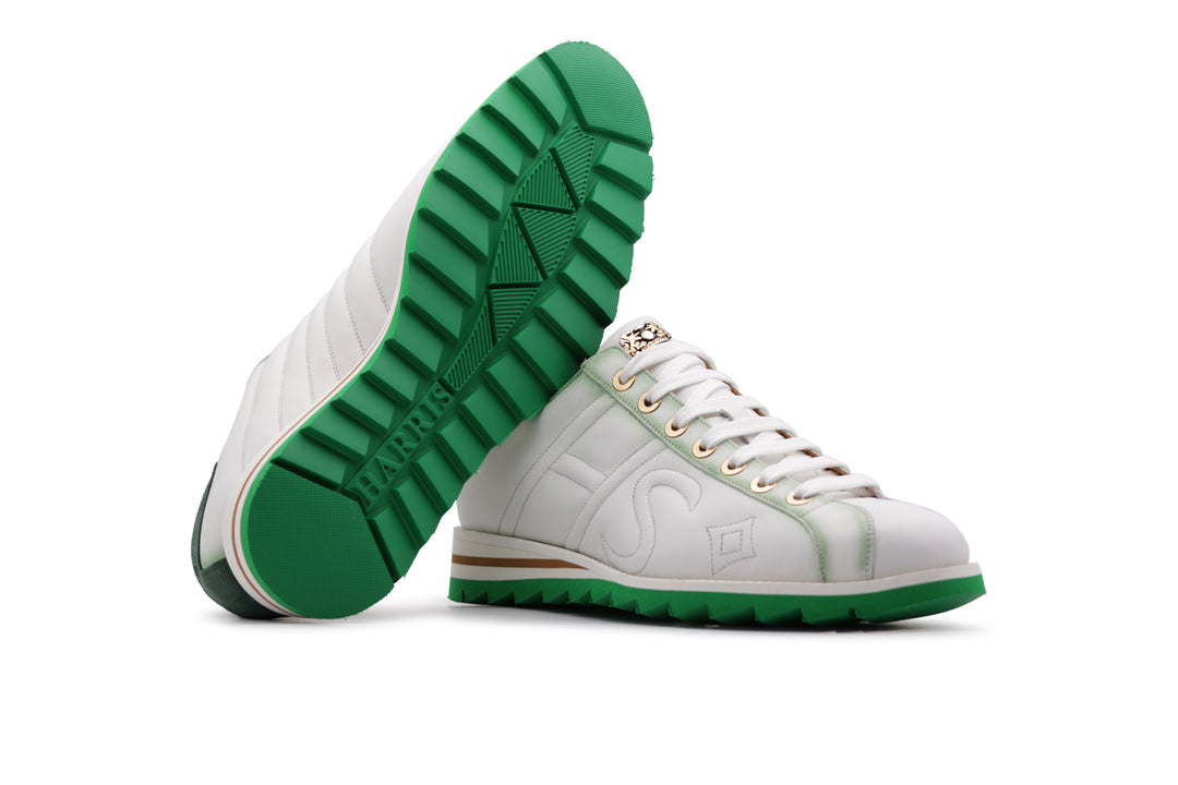 Sneaker de piel y ante decolorados.