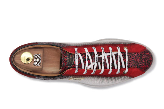 Zapatillas estampadas efecto perforado