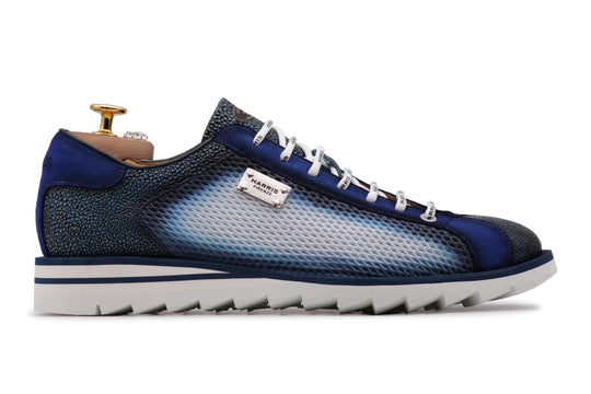 Sneakers stampata effetto forato