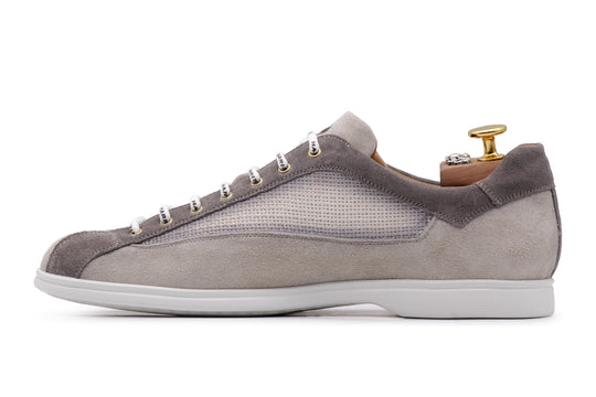 Sneakers ultra leggera in suede