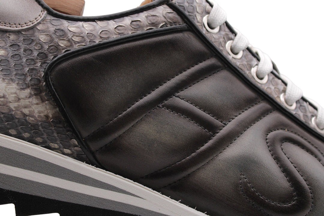 Sneakers in suede e pitone con cuciture imbottite